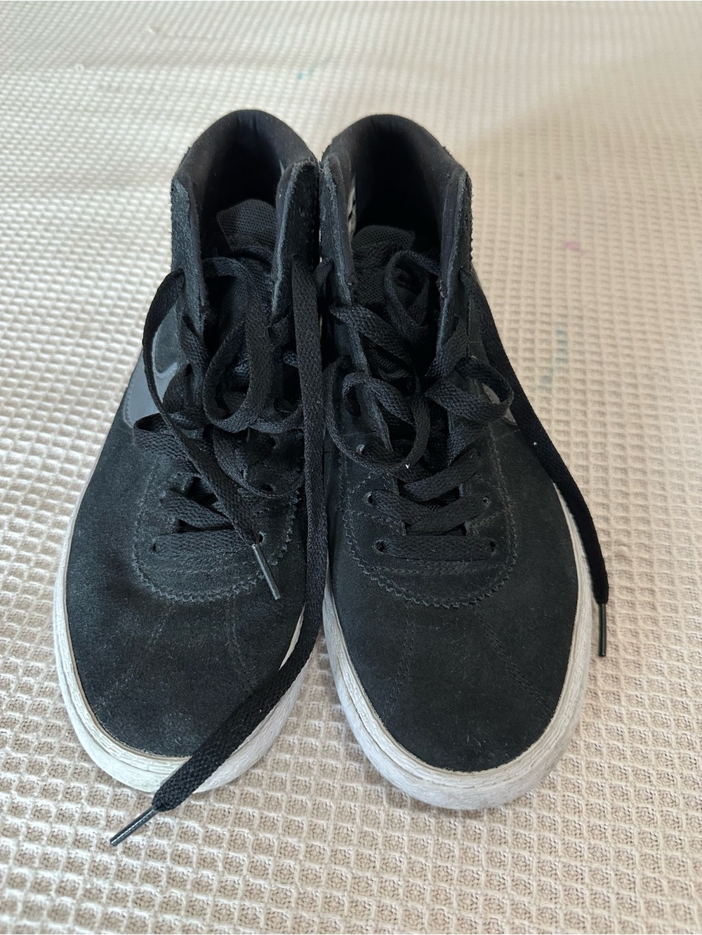 NIKE Women’s SB Bruin Black Suede Hightop Skate Shoes sz 8.5
